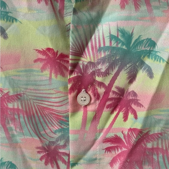 💚Women’s tropical button down 🌴 - Picture 3 of 5